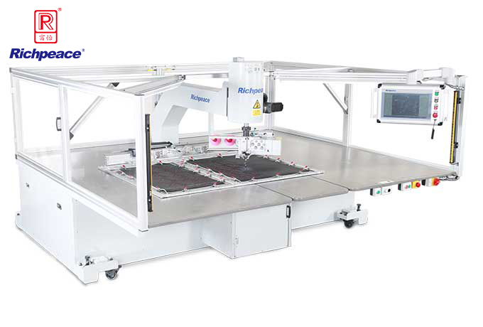 富怡全自動雙針任意轉縫紉機(德國機頭)