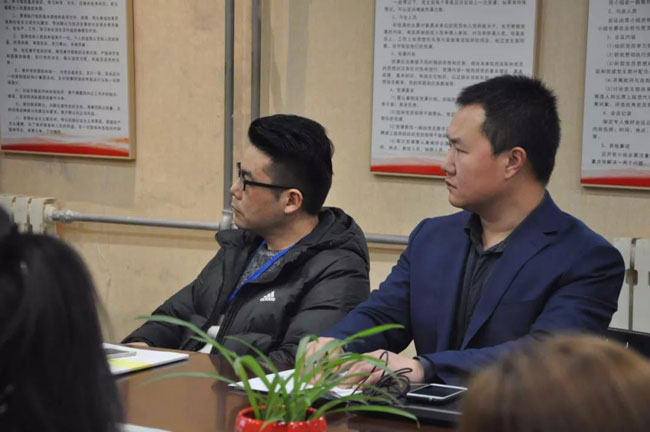 老師對學生實習匯報給予肯定 老師對學生實習匯報給予肯定