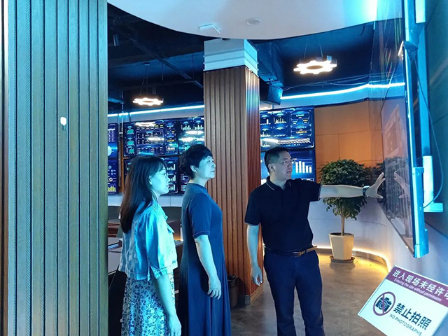 寶坻區(qū)總工會領導深入基層,為企業(yè)職工送關懷! 寶坻區(qū)總工會領導深入基層,為企業(yè)職工送關懷!