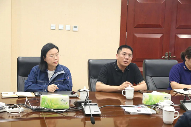 寶坻區(qū)總工會領導深入基層,為企業(yè)職工送關懷! 寶坻區(qū)總工會領導深入基層,為企業(yè)職工送關懷!