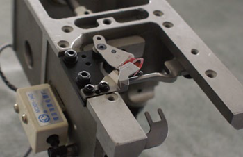 富怡框式電腦絎縫機(jī)(撐布帶機(jī)型)法式上料臺 富怡框式電腦絎縫機(jī)(撐布帶機(jī)型)法式上料臺